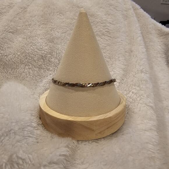 Lot of 5 Vintage Bangle Bracelets Silver Gold And Bronze Toned Textured Thin - Picture 3 of 12